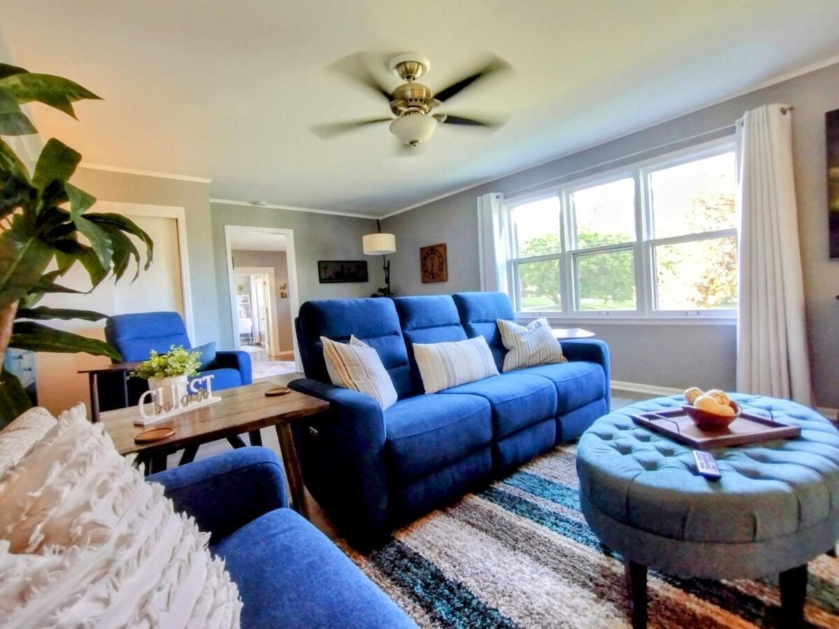 1908 Modern Farmhouse On Large Private Treed Lot ชอว์นี ภายนอก รูปภาพ